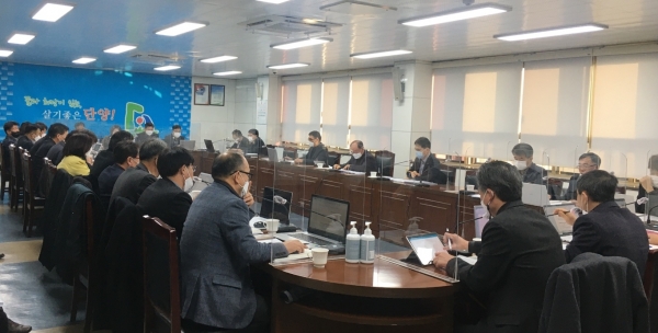 충북 단양군이 코로나19의 3차 유행 여파로 위축된 지역경제 회복을 위해 신속집행 보고회를 가졌다.