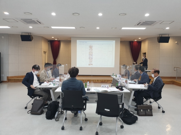 도는 26일 천안아산상생협력센터에서 충청권 지방은행 설립 추진 연구지원단 발족식 및 첫 회의를 개최했다.