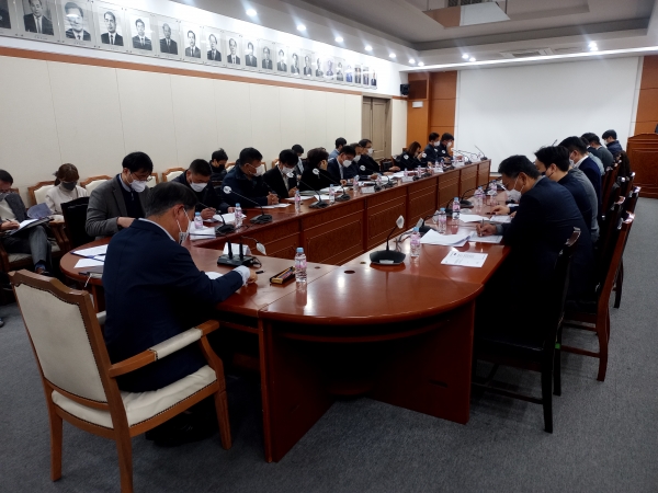 충북도는 지난 4월 2022년 산업단지 대개조 지역 선정에 따라 향후 범정부 지원사업 선정과 대응을 위해, 4일 8개 관계기관이 모여 TF(Task Force) 회의를 가졌다.
