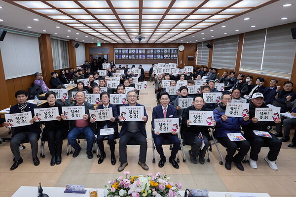 박경귀 아산시장은 22일 음봉면 행정복지센터에서 ‘2024 상반기 열린간담회’를 가졌다.