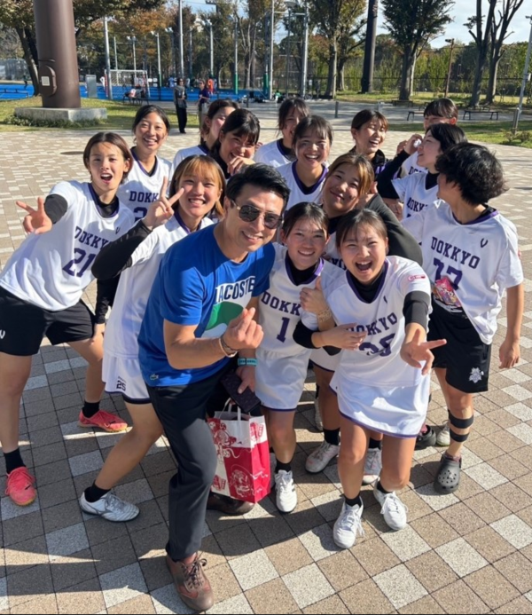 일본 도쿄대 여대생 라크로스 선수들과 아르테 힐링센터 백석균 원장.