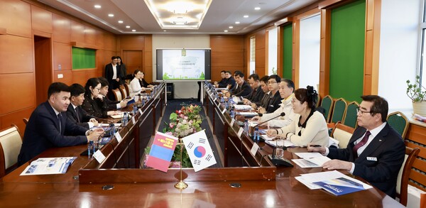 충남 보령시는 지난 4일 몽골 투브아이막 도청 회의실에서 ‘보령–투브아이막 업무협력 간담회’를 가졌다.