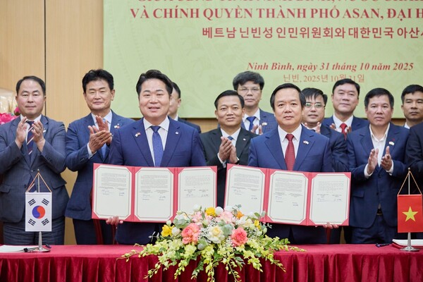 충남 아산시는 대표단(단장 오세현 아산시장)이 지난달 30일부터 이달 7일까지 9일간 베트남, 말레이시아, 중국 등 3개국을 공식 방문하며 경제·농업 분야 상생 발전과 글로벌 협력 기반을 강화하는 성과를 거뒀다.