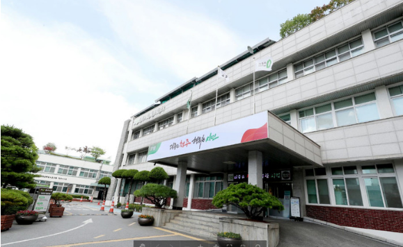 청주시청 전경.