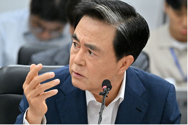 김태흠 충남도지사가 이재명 대통령에게 충남혁신도시 과학영재학교 건립과 국립치의학연구원 천안 설립 지원을 요청했다.