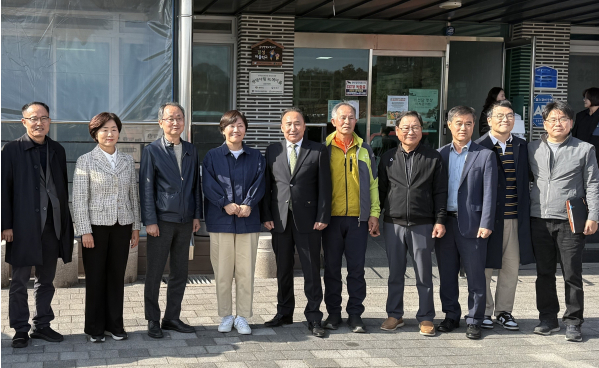 지난 9일 송미령 농식품부 장관이 홍성군 결성면에 방문하여 금곡리 원천마을의 바이오가스 발전소와 육상 태양광을 활용한 마을 태양광 발전소를 둘러봤다.