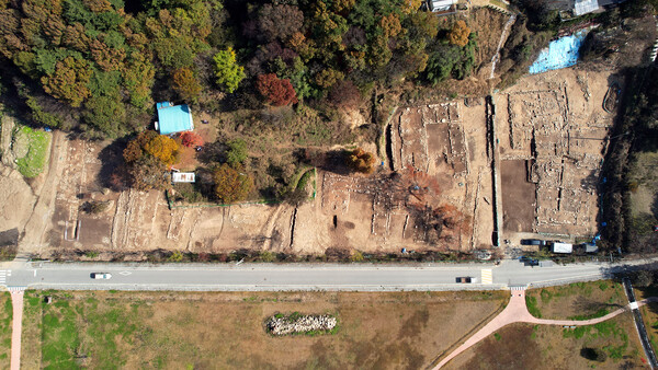 서산 보원사지 동남쪽 일원 전경.