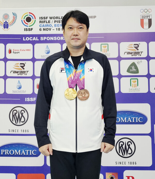 충남 서산시청 사격팀 소승섭 선수가 2025 국제사격연맹(ISSF) 카이로 세계사격선수권대회에서 금메달1개와 동메달1개를 획득하여  대한민국과 서산시의 위상을 드높였다.