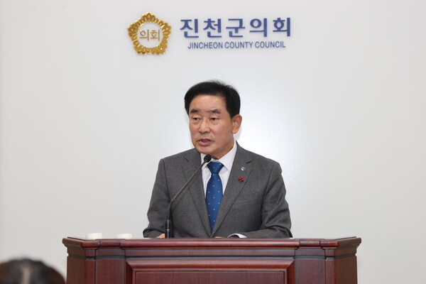 송기섭 진천군수는 21일 진천군의회 본회의장에서 열린 제333회 진천군의회 제2차 정례회에서 내년도 예산안을 제출해 진행된 시정연설을 통해 밝혔다.